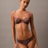 Sujetador balconette Unlined de encaje floral negro de CK Sujetador balconette Unlined de encaje floral negro de CK