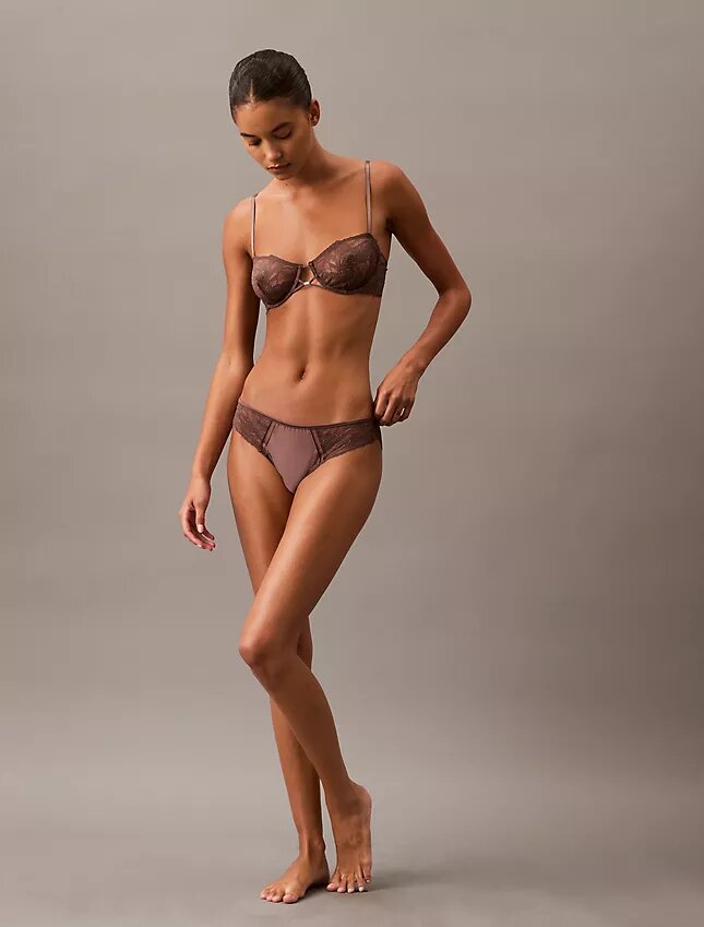 Sujetador balconette Unlined de encaje floral negro de CK Sujetador balconette Unlined de encaje floral negro de CK