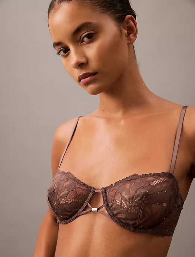 Sujetador balconette Unlined de encaje floral negro de CK Sujetador balconette Unlined de encaje floral negro de CK