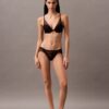 Sujetador plunge de encaje floral negro de CK Black Sujetador plunge de encaje floral negro de CK Black