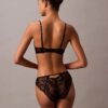 Sujetador Push-Up con escote profundo y encaje floral negro CK Black Sujetador Push-Up con escote profundo y encaje floral negro CK Black