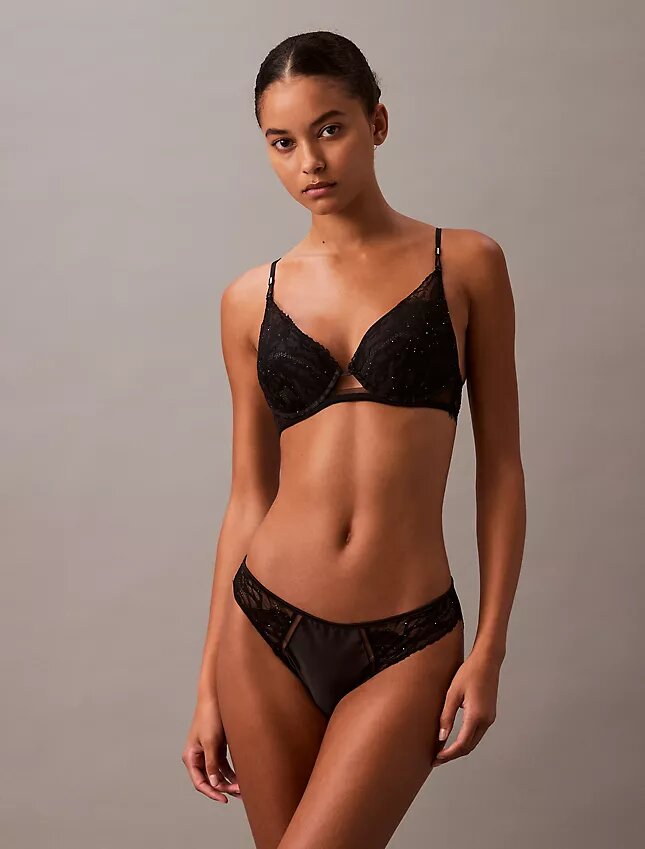 Sujetador Push-Up con escote profundo y encaje floral negro CK Black Sujetador Push-Up con escote profundo y encaje floral negro CK Black