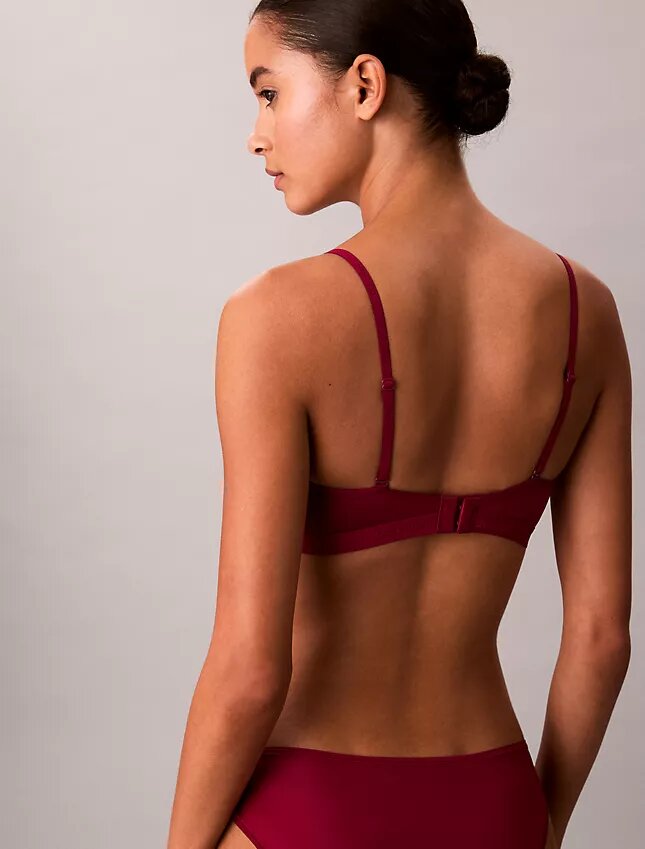 Sujetador triangular con forro ligero Form to Body Bralette Sujetador triangular con forro ligero Form to Body Bralette