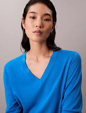 Suéter de cuello en V de lana merino