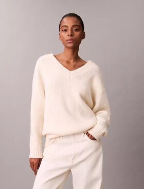 Suéter de cuello en V de mezcla de lana bouclé Suéter de cuello en V de mezcla de lana bouclé