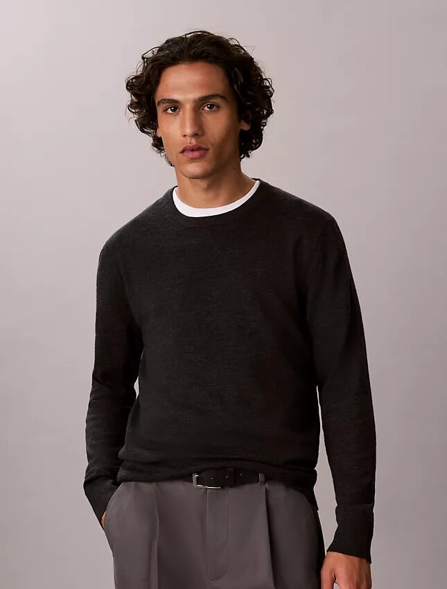 Suéter de cuello redondo de mezcla de merino extrafina Suéter de cuello redondo de mezcla de merino extrafina