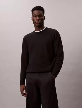 Suéter de cuello redondo de mezcla de merino extrafina