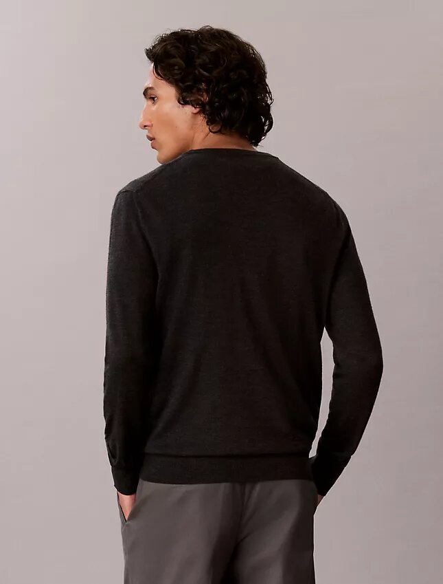 Suéter de cuello redondo de mezcla de merino extrafina Suéter de cuello redondo de mezcla de merino extrafina
