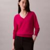 Suéter de lana merino con cuello en V Suéter de lana merino con cuello en V