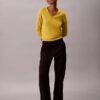 Suéter de lana merino con cuello en V Suéter de lana merino con cuello en V