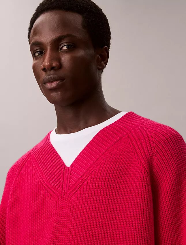 Suéter holgado con cuello en V de mezcla de lana merino Suéter holgado con cuello en V de mezcla de lana merino