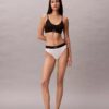 Tanga elástica de microfibra con monograma gráfico Tanga elástica de microfibra con monograma gráfico