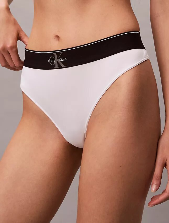 Tanga elástica de microfibra con monograma gráfico Tanga elástica de microfibra con monograma gráfico
