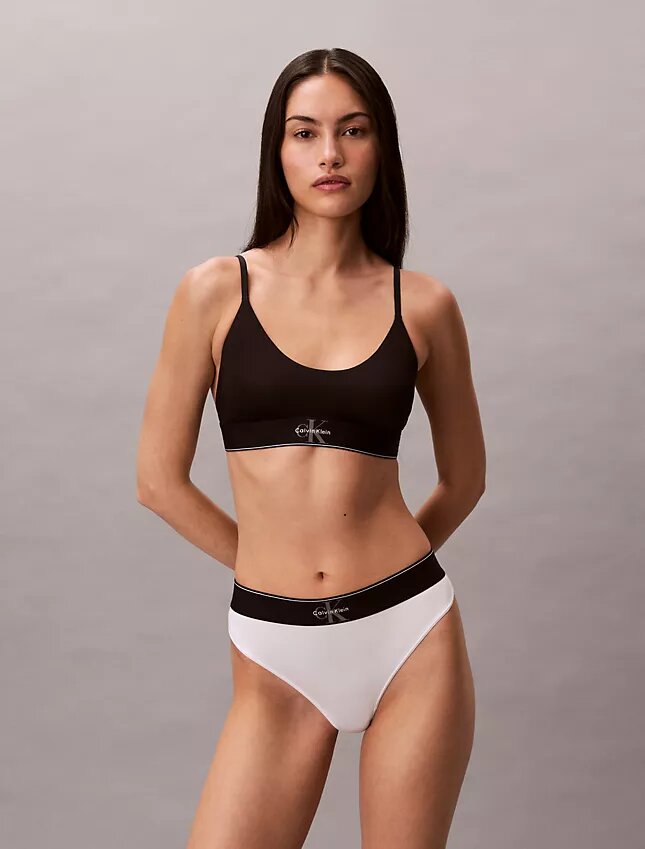 Tanga elástica de microfibra con monograma gráfico Tanga elástica de microfibra con monograma gráfico