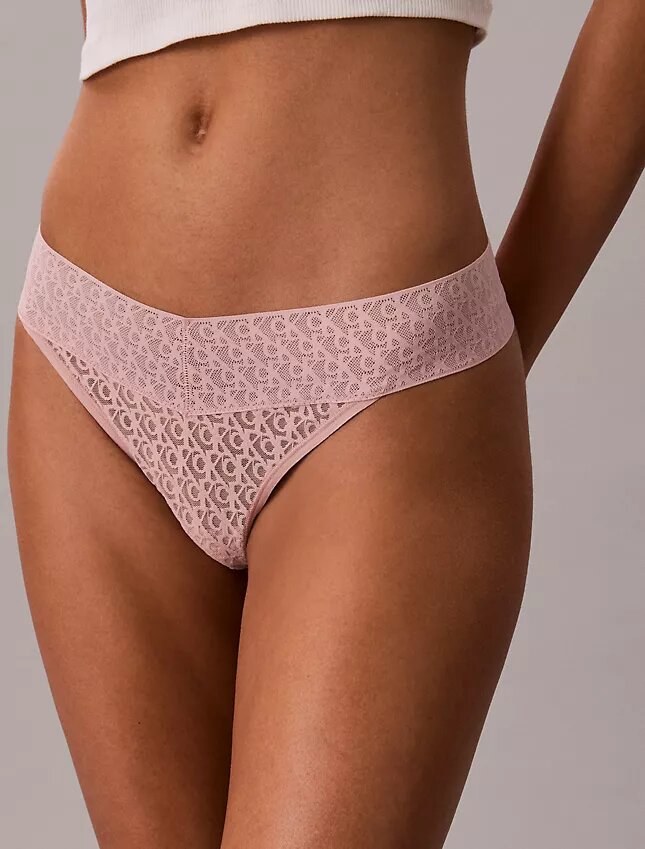 Thong de encaje con logotipo icónico Thong de encaje con logotipo icónico