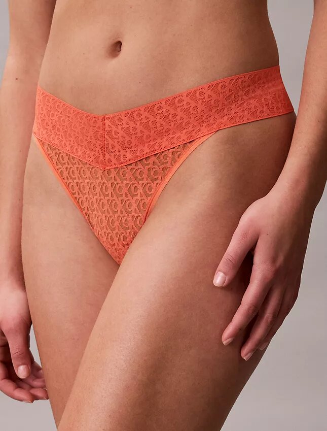 Thong de encaje con logotipo icónico Thong de encaje con logotipo icónico