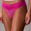 Thong de encaje con logotipo icónico Thong de encaje con logotipo icónico
