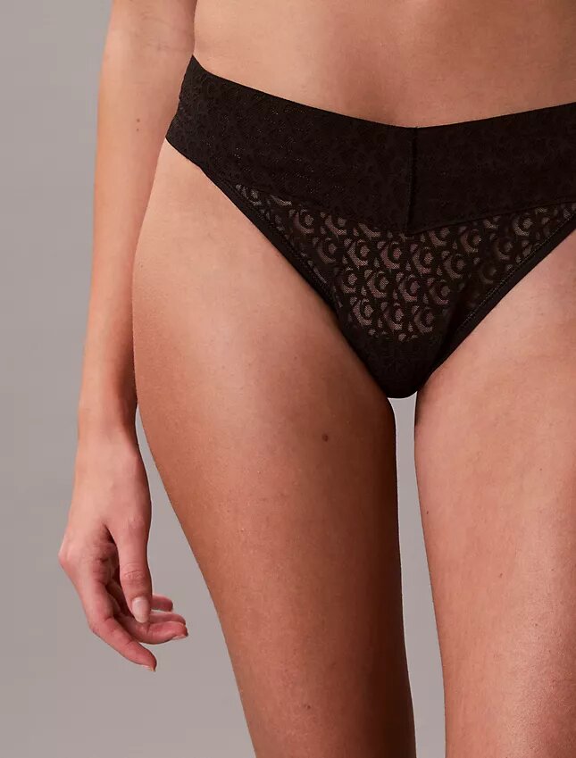 Thong de encaje con logotipo icónico Thong de encaje con logotipo icónico