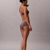 Thong flexible con costuras Thong flexible con costuras