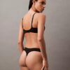Thong flexible con costuras Thong flexible con costuras