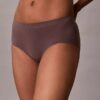 Thong flexible con costuras Thong flexible con costuras