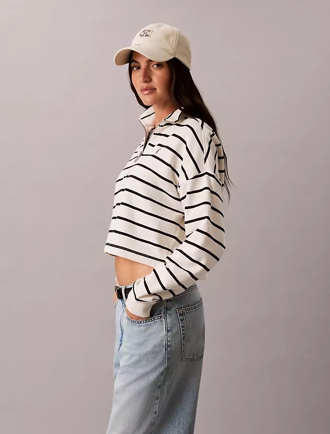Top corto de felpa con Monogram a rayas Top corto de felpa con Monogram a rayas