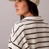 Top corto de felpa con Monogram a rayas Top corto de felpa con Monogram a rayas