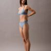 Top de bikini triangular con logo moderno Top de bikini triangular con logo moderno