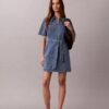 Vestido camisero de Denim con cinturón Vestido camisero de Denim con cinturón