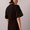 Vestido camiseta de punto entrelazado con logo Vestido camiseta de punto entrelazado con logo