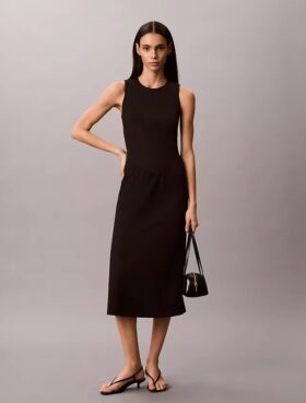 Vestido midi acampanado Vestido midi acampanado