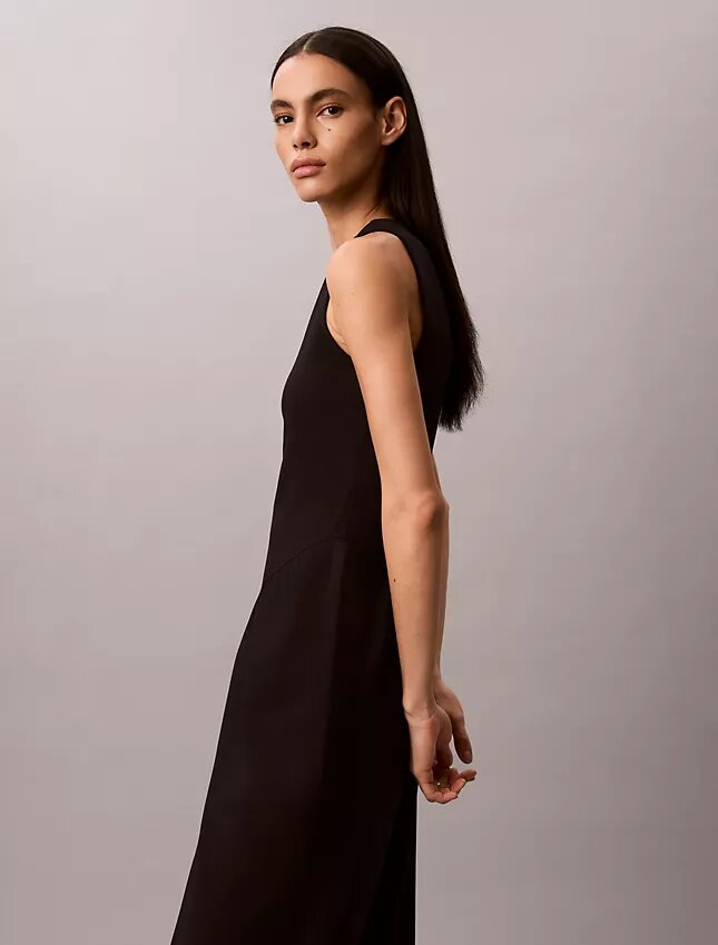 Vestido midi acampanado Vestido midi acampanado