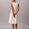 Vestido midi con bordado Vestido midi con bordado