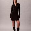 Vestido polo de algodón acanalado con cuello en V Vestido polo de algodón acanalado con cuello en V