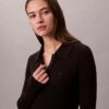 Vestido polo de algodón acanalado con cuello en V Vestido polo de algodón acanalado con cuello en V