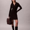 Vestido polo de algodón acanalado con cuello en V Vestido polo de algodón acanalado con cuello en V