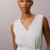 Vestido sin mangas con cuello en V y cinturón, mezcla de lino